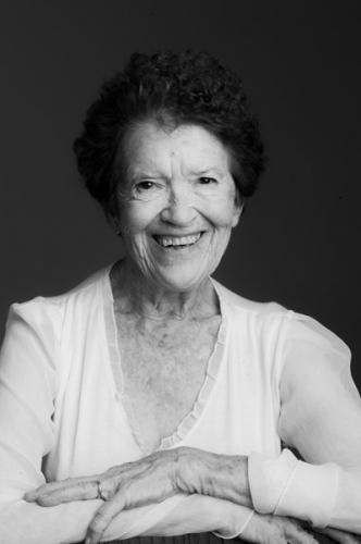 Portrait femme agée studio